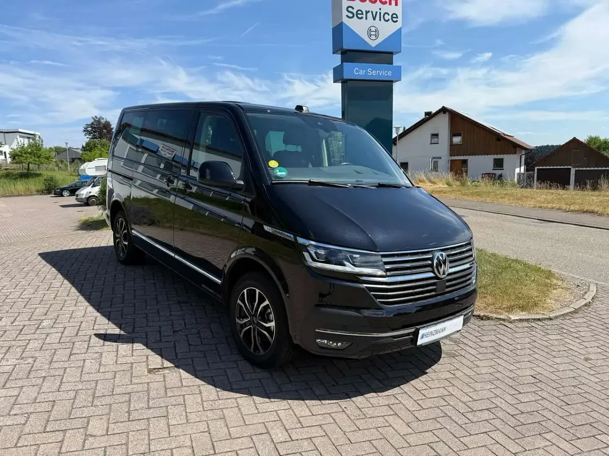 Gebraucht VW Multivan Generation Six 150 PS (110 kW) 2022 Deepblack perleffekt Van / Kleinbus