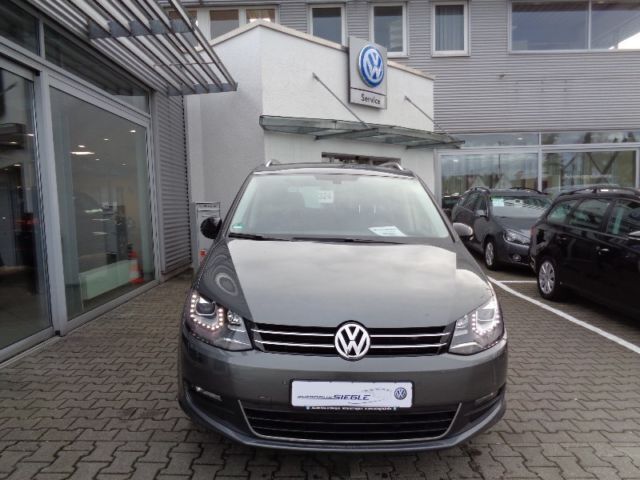 Gebraucht VW Sharan Match 140 PS (102 kW) 2012 Grau metallic Van / Kleinbus