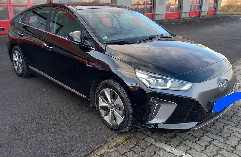 Schwarz Gebraucht 2018 Hyundai Ioniq Style Kleinwagen | 8.499 € - Bild 1/4