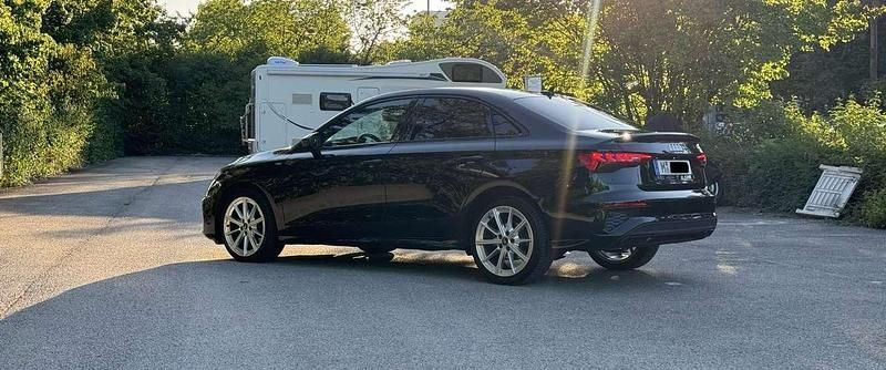 Gebraucht Audi A3 Ambiente 150 PS (110 kW) 2022 Limousine