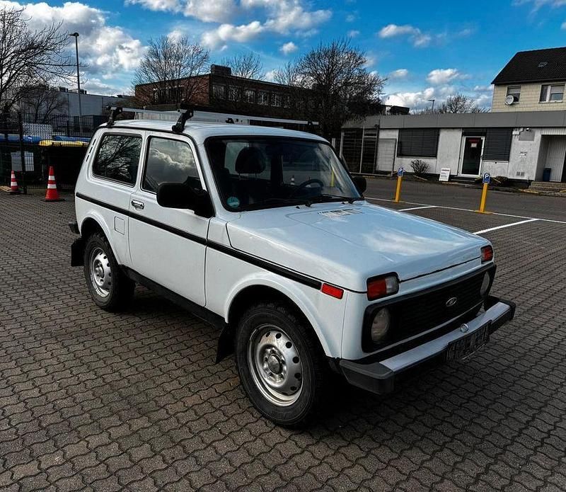 Gebraucht Lada niva 83 PS (61 kW) 2014 Weiß SUV