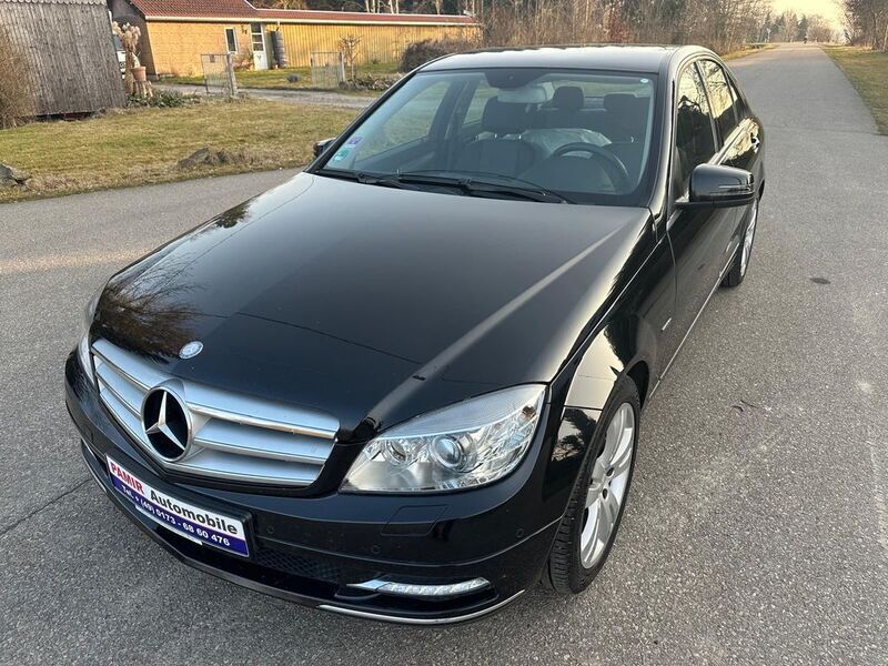 Schwarz Gebraucht 2010 Mercedes C200 Avantgarde Limousine | 7.700 € (Fairer Preis) - Bild 1/4