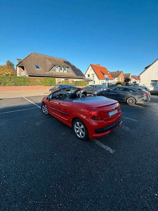 Rot Gebraucht 2007 Peugeot 207 CC Cabrio | 3.200 € (Fairer Preis) - Bild 1/4