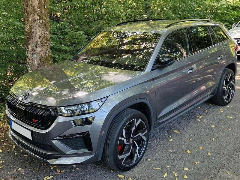 Grau Gebraucht 2023 Skoda Kodiaq RS SUV | 37.500 € (Superpreis) - Bild 1/4
