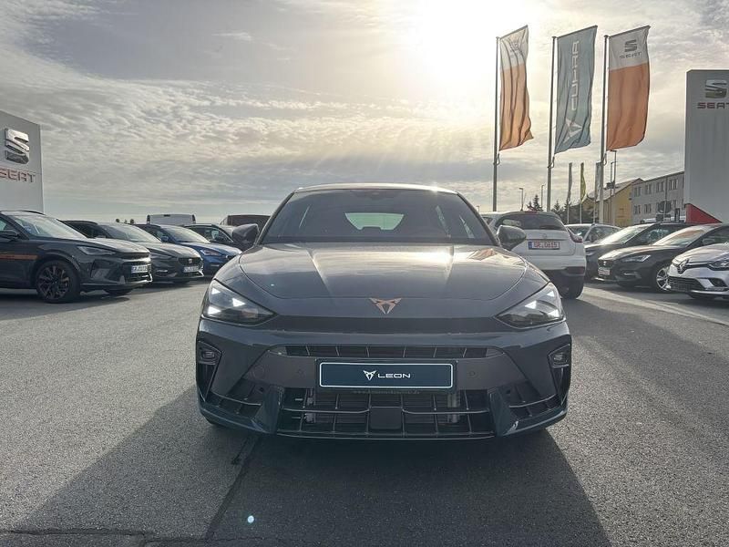 Neu Cupra Leon 150 PS (110 kW) 2025 Limousine
