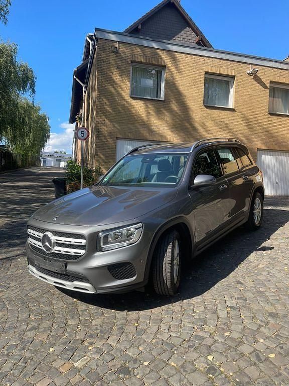 Gebraucht Mercedes GLB200 150 PS (110 kW) 2021 Grau SUV