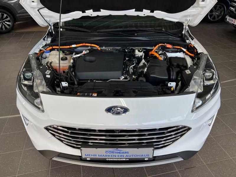 Gebraucht Ford Kuga Titanium 152 PS (111 kW) 2020 Frozen white SUV