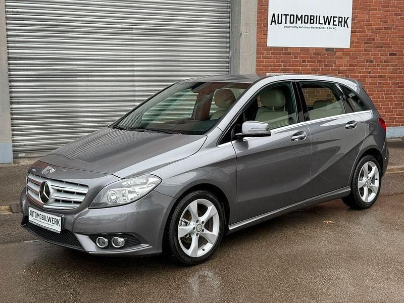 Gebraucht Mercedes B180 109 PS (80 kW) 2012 Grau Van / Kleinbus