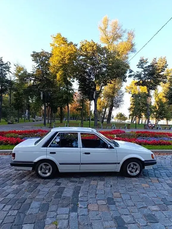 Gebraucht Mazda 323F 109 PS (80 kW) 1995 Weiß Limousine