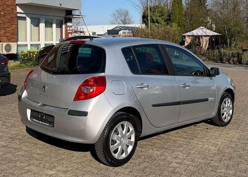 Gebraucht Renault Clio II Rip Curl 75 PS (55 kW) 2007 Silber Limousine