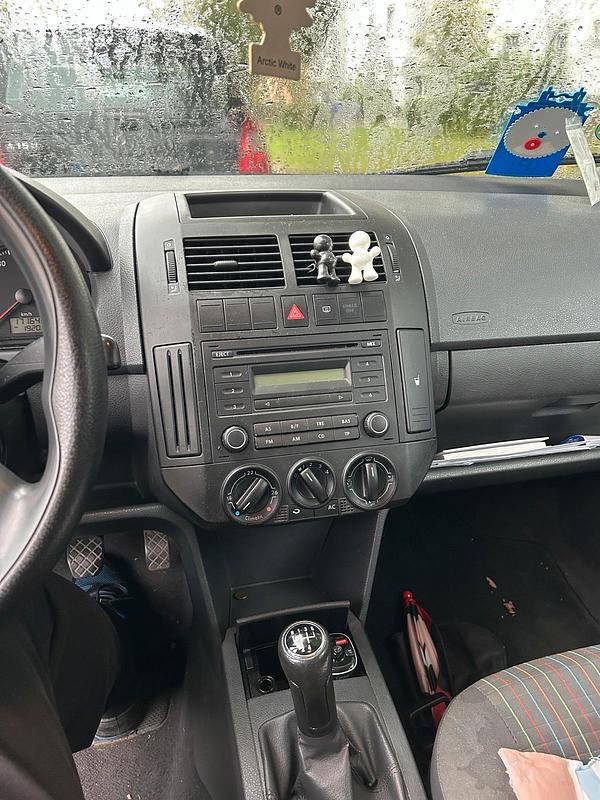 Grau Gebraucht 2005 VW Polo Kleinwagen | 1.400 € (Guter Preis) - Bild 1/4