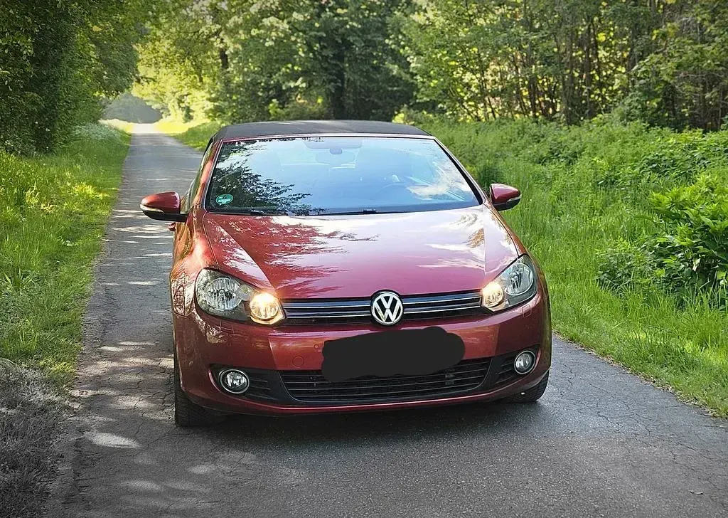 Gebraucht VW Golf Cabriolet Basis 105 PS (77 kW) 2013 Rot Cabrio