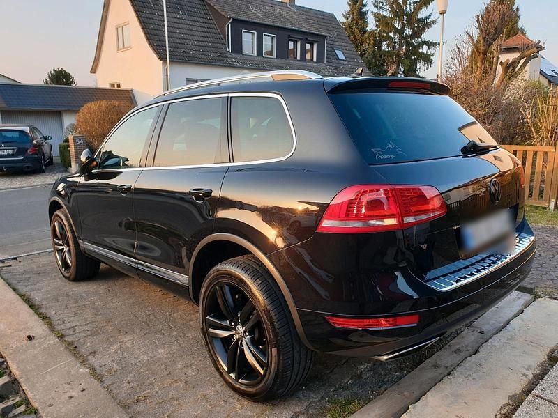Schwarz Gebraucht 2012 VW Touareg Sound SUV | 22.500 € (Teuer) - Bild 1/4