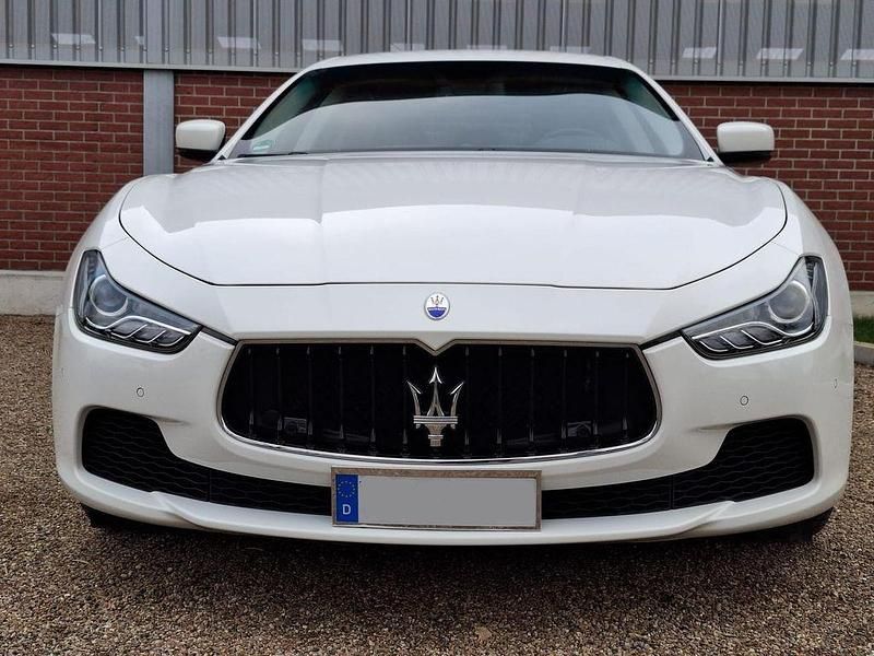 Weiß Gebraucht 2016 Maserati Ghibli Limousine | 26.900 € (Superpreis) - Bild 1/4