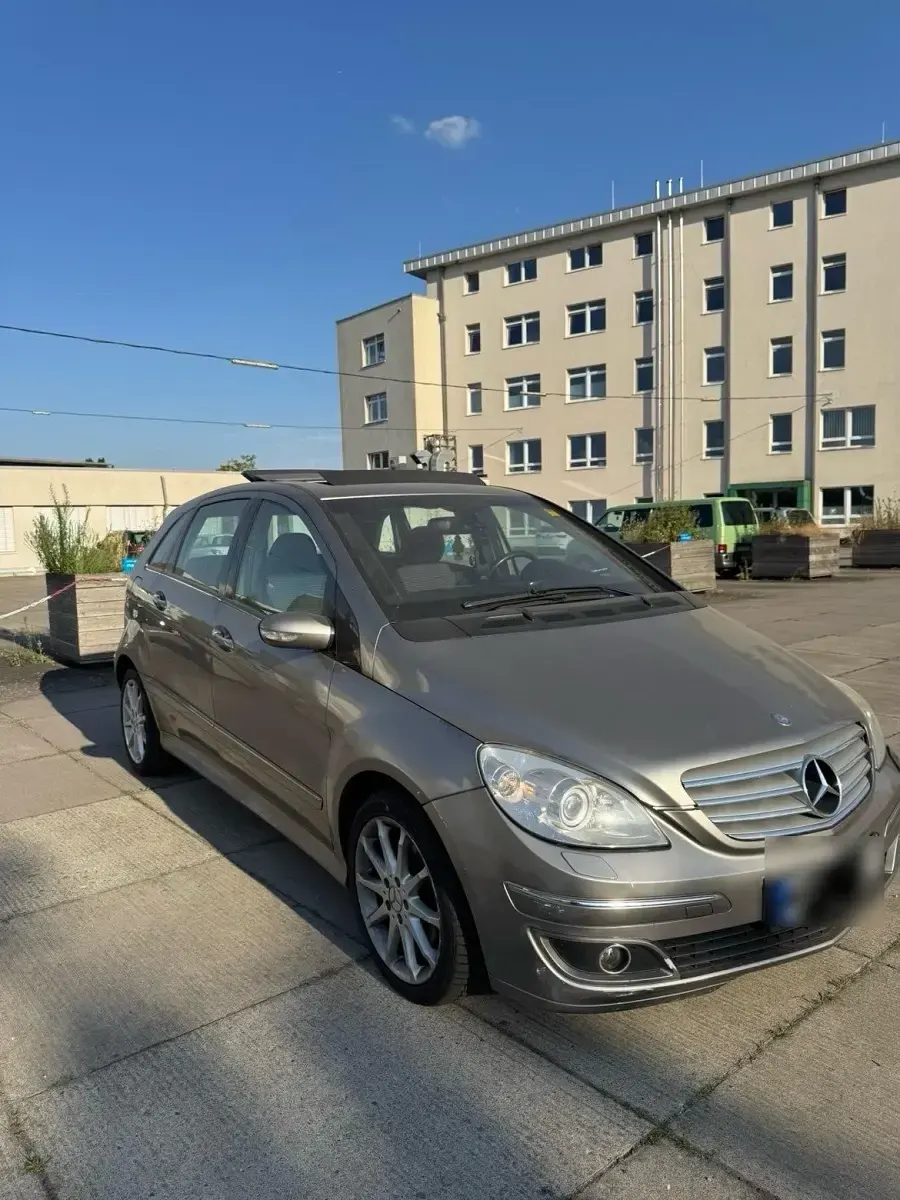 Gebraucht Mercedes B200 140 PS (102 kW) 2006 Silber Van / Kleinbus