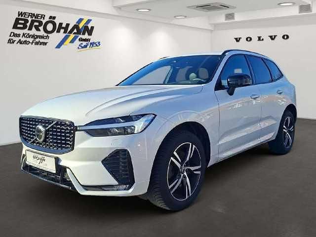 Gebraucht Volvo XC60 Plus 197 PS (144 kW) 2022 Crystal white / metallic SUV