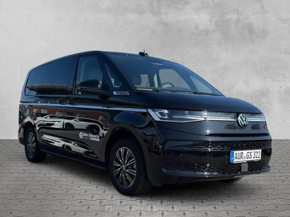 Gebraucht VW Multivan Style 150 PS (110 kW) 2025 Schwarz Van / Kleinbus