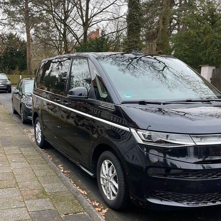 Gebraucht VW Multivan Style 204 PS (150 kW) 2023 Schwarz Van