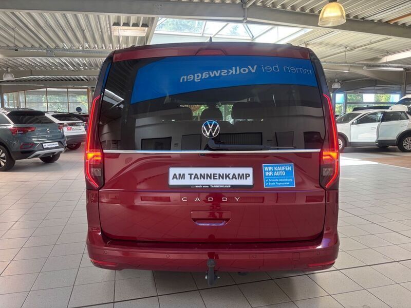 Gebraucht VW Caddy Maxi Style 116 PS (85 kW) 2024 Fortanarot (metallic) Van / Kleinbus