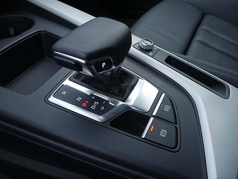 Gebraucht Audi A4 163 PS (119 kW) 2024 Schwarz Kombi