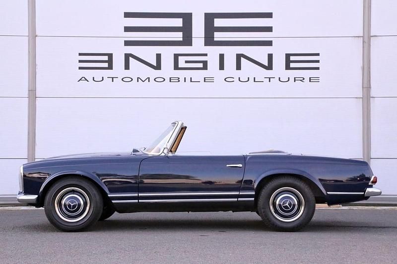 Gebraucht Mercedes 230 150 PS (110 kW) 1967 Blau Cabrio