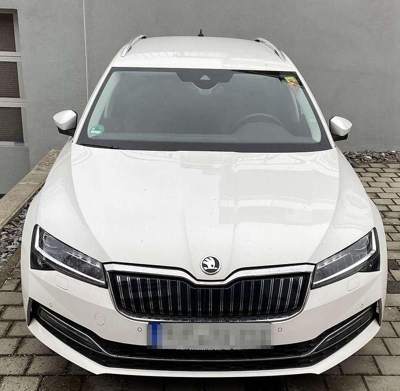 Gebraucht Skoda Superb Style 156 PS (114 kW) 2020 Weiß Kombi
