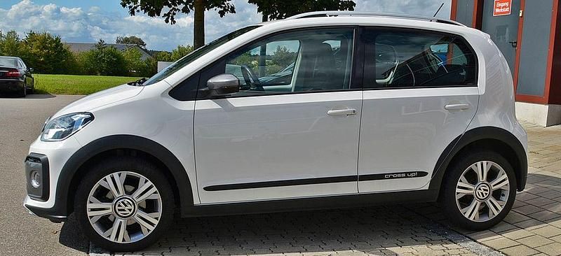 Gebraucht VW cross up! 75 PS (55 kW) 2019 Weiß Kleinwagen
