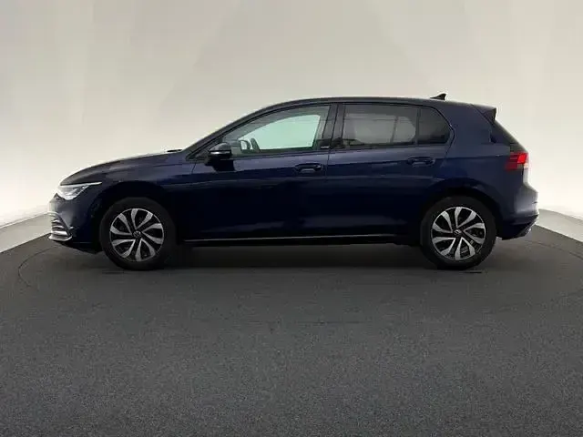 Gebraucht VW Golf VIII Active 110 PS (80 kW) 2021 Blau Limousine