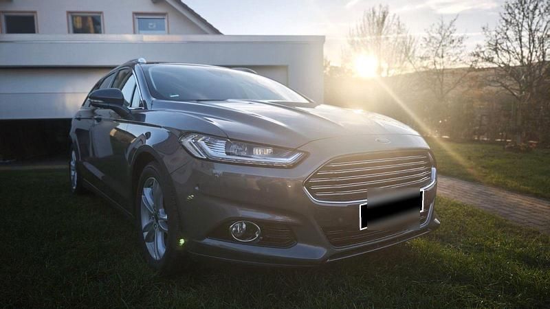 Gebraucht Ford Mondeo Titanium 160 PS (117 kW) 2015 Braun Kombi