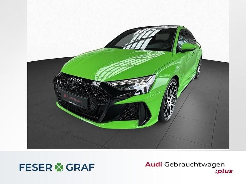 Grün (kyalamigrün) Gebraucht 2025 Audi RS3 Ambiente Limousine | 63.890 € (Guter Preis) - Bild 1/4