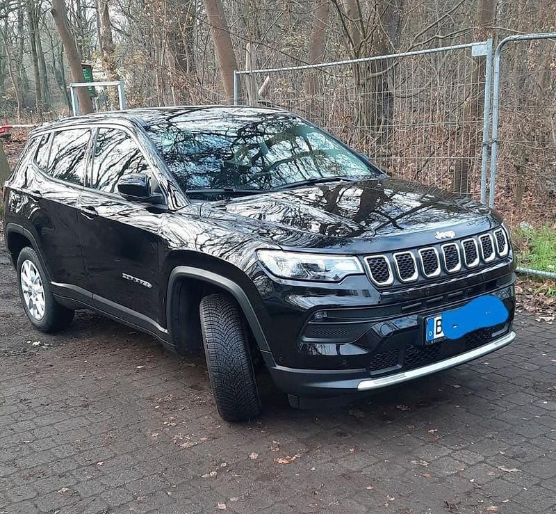 Gebraucht Jeep Compass Altitude 131 PS (96 kW) 2024 Schwarz SUV