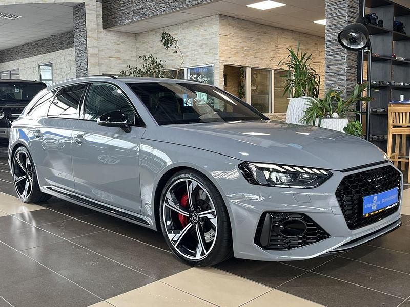 Grau Gebraucht 2021 Audi RS4 Comfort Kombi | 57.900 € (Superpreis) - Bild 1/4