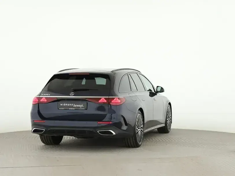 Usado Mercedes E220 AMG 197 CV (144 kW) 2025 Azul Familiar