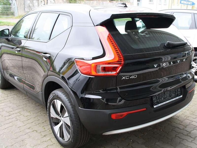 Gebraucht Volvo XC40 Core 129 PS (94 kW) 2022 Black stone SUV