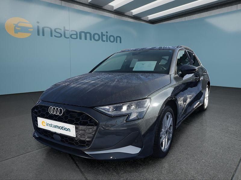 Grau Gebraucht 2025 Audi A3 Sportback Kleinwagen | 31.599 € (Superpreis) - Bild 1/4