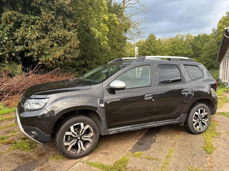 Schwarz Gebraucht 2022 Dacia Duster Prestige SUV | 16.990 € (Guter Preis) - Bild 1/4