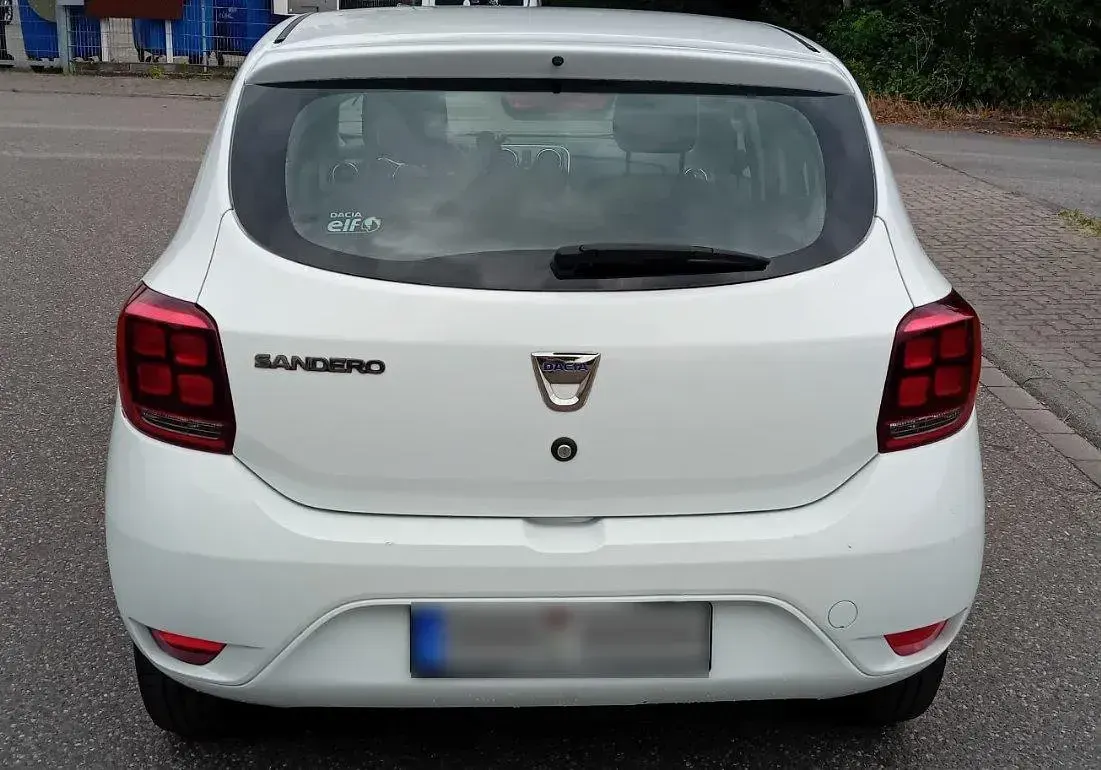 Gebraucht Dacia Sandero 95 PS (69 kW) 2019 Weiß Limousine