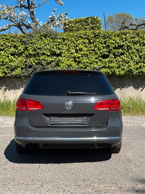 Gebraucht VW Passat 140 PS (102 kW) 2012 Grau Kombi
