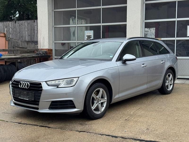 Silber Gebraucht 2018 Audi A4 Kombi | 9.490 € (Etwas zu teuer) - Bild 1/4