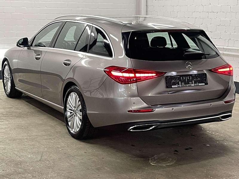 Gebraucht Mercedes C180 Advanced 170 PS (125 kW) 2024 Silber Limousine