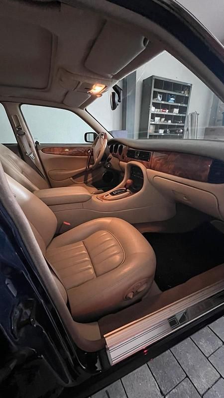 Gebraucht Jaguar XJ8 236 PS (173 kW) 2000 Blau Limousine