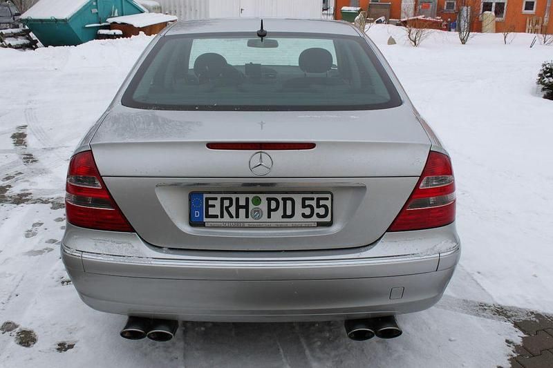 Gebraucht Mercedes E270 Elegance 177 PS (130 kW) 2002 Silber Limousine