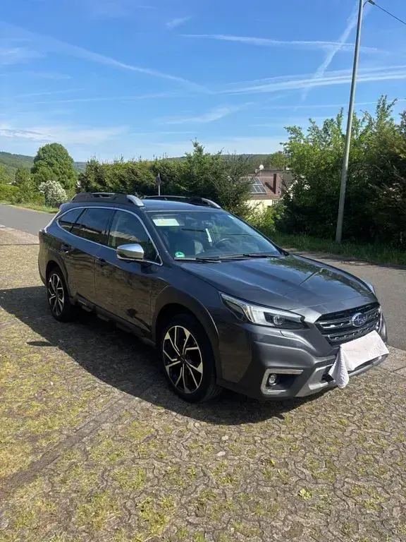 Gebraucht Subaru Outback Platinum 169 PS (124 kW) 2022 Grau Kombi