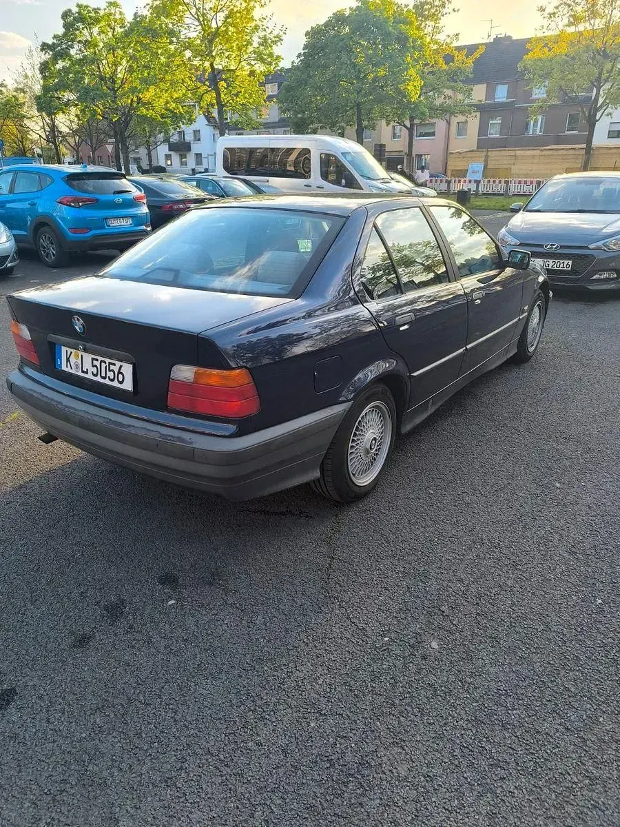 Brugt BMW 316 102 HK (75 kW) 1996 Blå Sedan
