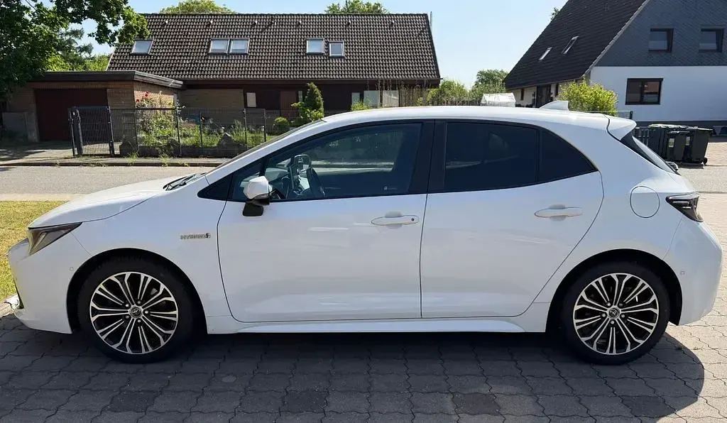 Gebraucht Toyota Corolla Club 179 PS (131 kW) 2019 Weiß Limousine