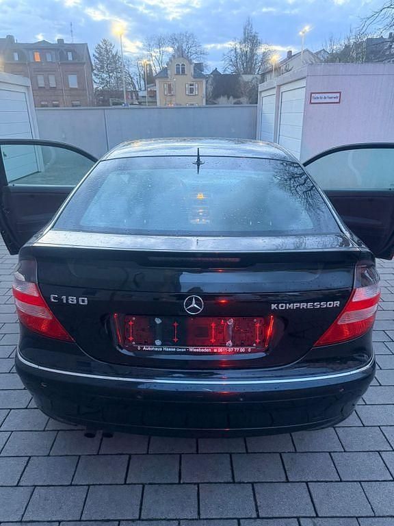 Gebraucht Mercedes C180 143 PS (105 kW) 2005 Schwarz Coupé