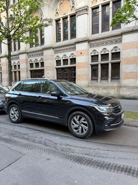 Usata VW Tiguan Active 150 CV (110 kW) 2021 Nero SUV