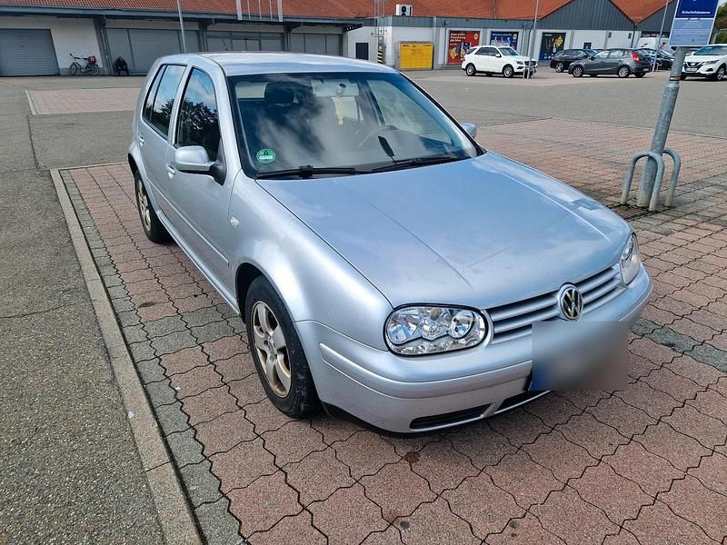 Silber Gebraucht 2003 VW Golf IV Kleinwagen | 2.250 € (Etwas zu teuer) - Bild 1/4