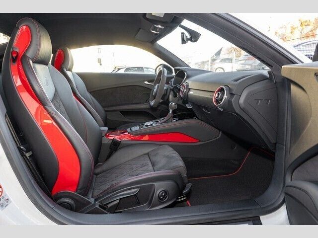 Gebraucht Audi TTS S-Line 197 PS (144 kW) 2024 Gletscherweiß Coupé