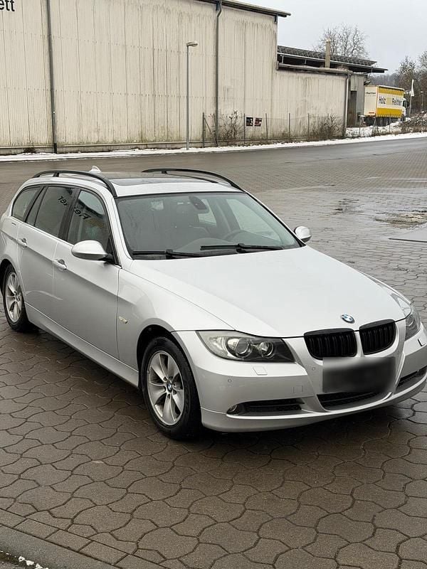 Silber Gebraucht 2006 BMW 325 Kombi | 4.750 € - Bild 1/4